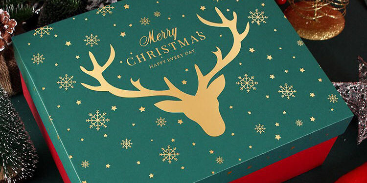 Christmas Garment Paper Gift Boxes – Corrugated Custom Top & Bottom Lid Supplier (7) Christmas Garment Paper Gift Boxes